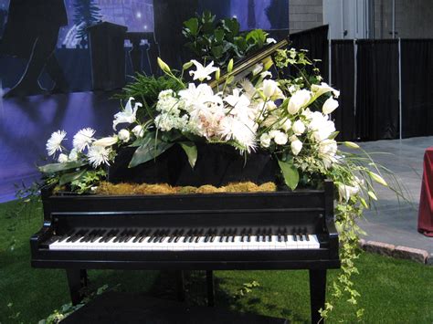 5 Ways To Decorate Around Your Piano Available Ideas