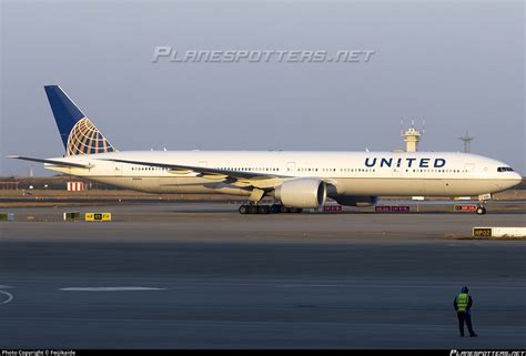 N2846U United Airlines Boeing 777 322ER Photo By Feijikaide ID