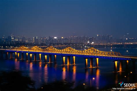 Seoul The Han River Dongho Bridge Carries Both Road Traff Flickr