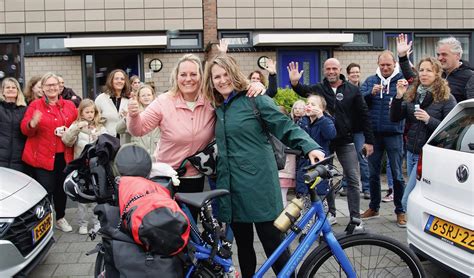 Altina Sluit Vier Jaar Ellende Af Met Een Fietstocht Naar Londen