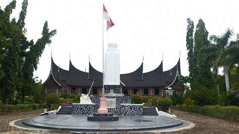 12 Rekomendasi Wisata Sumatera Barat Yang Populer Di Kota Padang Ada