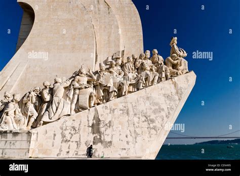 Padrão Dos Descobrimentos Monument To The Discoveries Lisbon