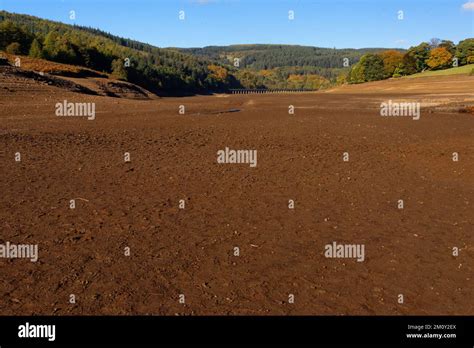 Dry Derwent Valley Reservoir Stock Photo Alamy
