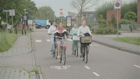 Veel Fietsroutes Naar Middelbare Onveilig Paar Keer Bijna Aangereden