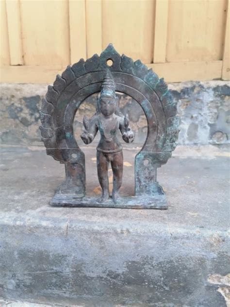 Sri Lankan army seize ancient religious statues worth over a million ...