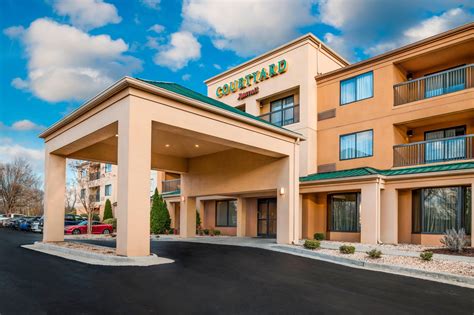 Courtyard by Marriott Lynchburg- First Class Lynchburg, VA Hotels- GDS Reservation Codes: Travel ...