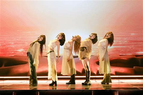 Le Sserafim Th Mini Album Hot Th Mini Album Hot