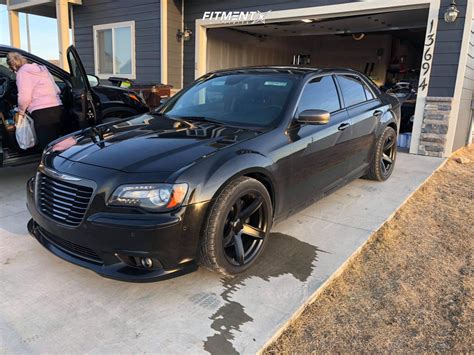 New Chrysler 300 On 26 Inch Rims