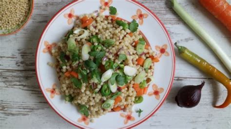 Perlen Couscous Mit Karotte Paprika Pflanzliche Ern Hrung