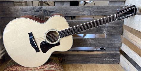 How To Tune A 12 String Acoustic Guitar Audiolover