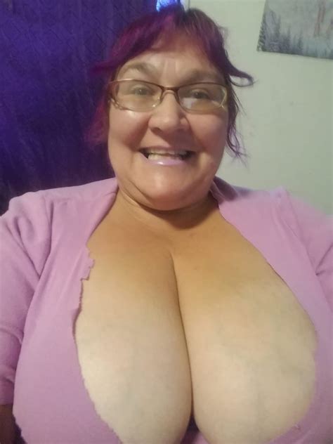 Older And Hot Braless Porn Pictures Xxx Photos Sex Images Pictoa