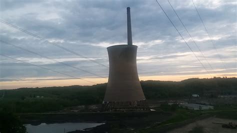 Muskingum River Plant Aep Beverly Ohio Cooling Tower Smoke Stack Going