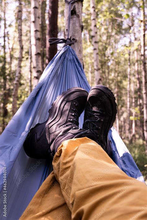 Kleine Oasen Der Entspannung Mitten Im Wald In Der H Ngematte Stock