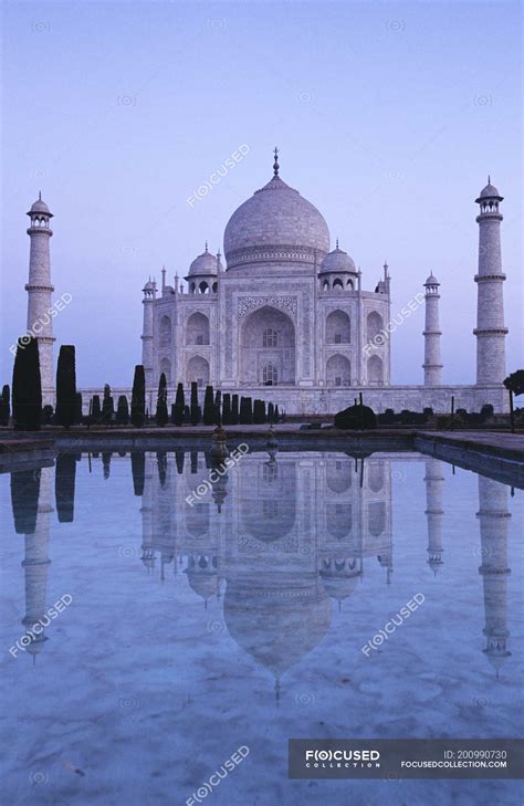 Taj Mahal with reflection in pond water, Agra, Uttar Pradesh, India ...