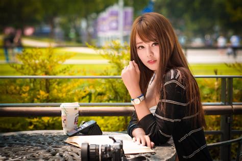 4K Asian Brown Haired Sitting Bokeh Glance Hands HD Wallpaper