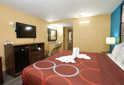 Super 8 Wichita Airport Hotel | Wichita kansas RV Parking Hotels