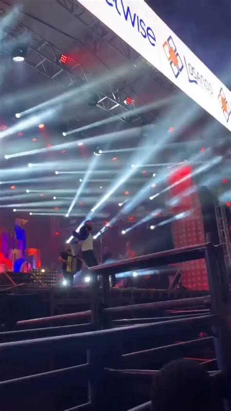 Metr Poles On Twitter F Invade Palco Abra A Gusttavo Lima Por