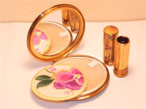 Antiques Atlas Vintage 1950 S Powder Compact Lipstick Gift Set