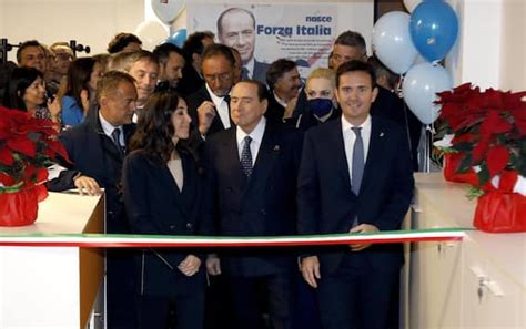 Berlusconi Inaugura La Nuova Sede Di Forza Italia A Milano Sky Tg