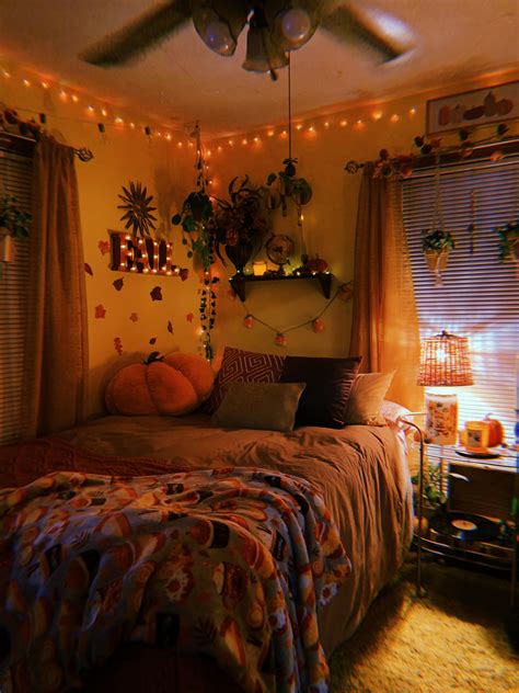 My Cozy Autumn Bedroom : r/Autumn