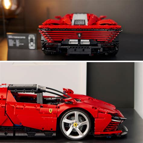 Ferrari Daytona SP3 Model Car Set - Stevensons Toys