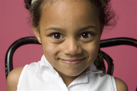 Verticale D Une Jeune Fille Noire Photo Stock Image Du R El Jeunesse