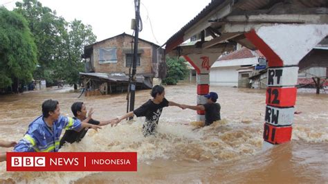 Banjir Jakarta Hari Ini Sudah Jatuh Korban Gubernur Anies Bertekad