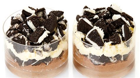 Try This Easy-To-Make No-Bake Oreo Pudding Parfait - Everything Zoomer