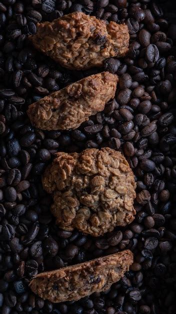 Vista Plana De Arriba Hacia Abajo De Cuatro Galletas De Avena En Granos