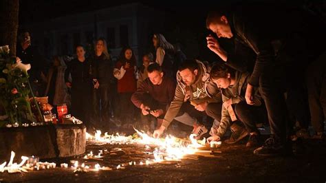 Сърбия обяви тридневен траур за жертвите на стрелбата в училище в Белград