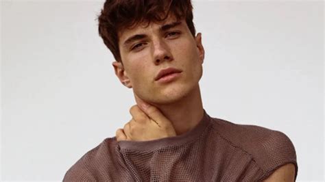 Edoardo Santini el hombre más lindo de Italia dejó el modelaje para