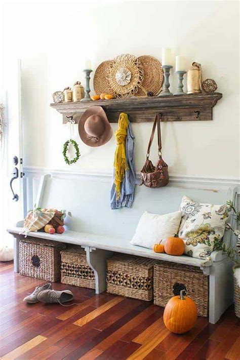 28 Welcoming Fall Inspired Entryway Decorating Ideas