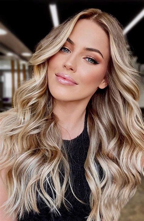 30 Hair Colour Trends To Try In 2023 Blonde With Smokey Highlights