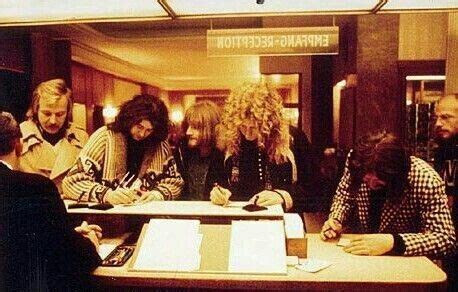 ALL ABOUT JONESY Led Zeppelin Zeppelin Robert Plant Led Zeppelin