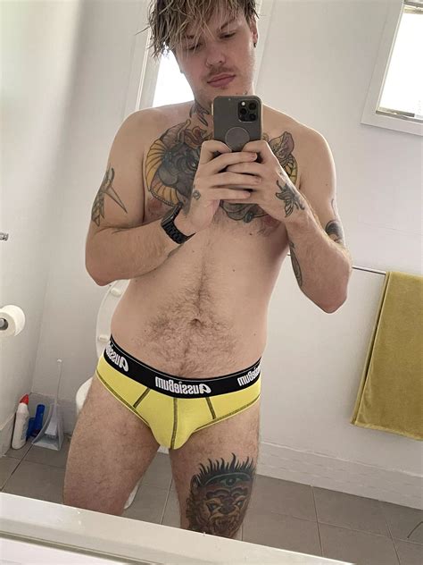 Do I Qualify Nudes Hotguyswithtattoos Nude Pics Org