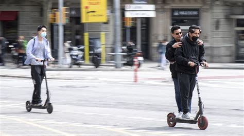 Els Usuaris De Patinets Hauran De Portar Casc