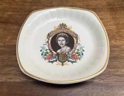 Queen Elizabeth Ii Silver Jubilee Commemorative Pin Dish 1977 Royal
