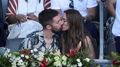 El Apasionado Beso De David Broncano Y Silvia Alonso En El Madrid Open