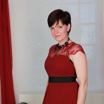 Get Olivia G Free Stripping And Nude Links At FreeOnes