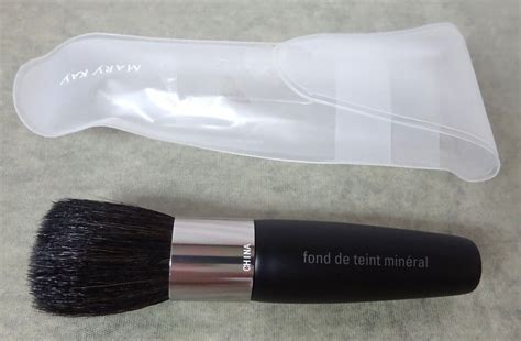 Mary Kay Mineral Powder Foundation Brush New With Plastic Storage Pouch