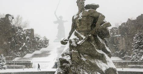 СМИ2 — Бывший премьер предложил переименовать Волгоград в Сталинград
