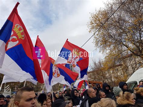 P Rfundon E Qet Protesta E Serb Ve N Veri Foto Telegrafi Telegrafi