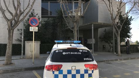 Detingut per desordres públics i agredir una policia local a Torredembarra