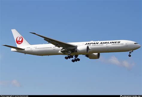 Ja J Japan Airlines Boeing Er Photo By Carlos Enamorado Id