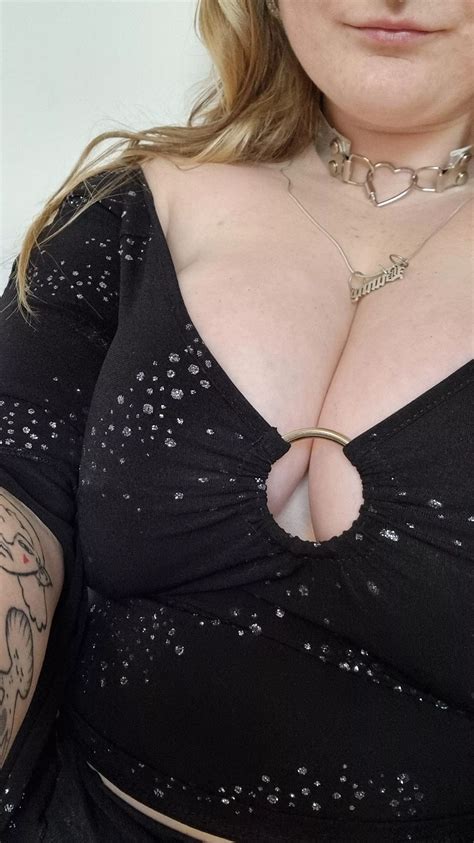 I M Always The Braless Girl At The Party Nudes Braless Nude Pics Org