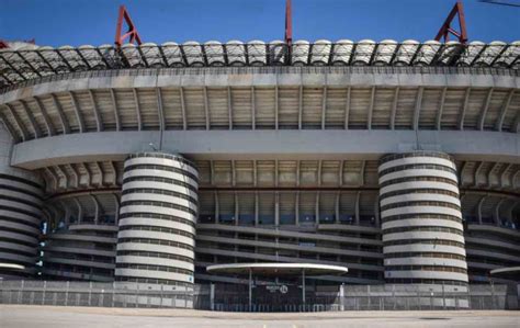 Milan La Clamorosa Decisione Di Cardinale Tifosi In Festa