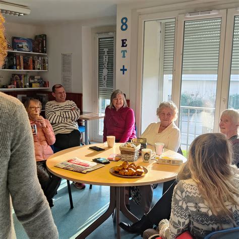 Les sourires au rendez vous au Café des habitants Centre Culturel