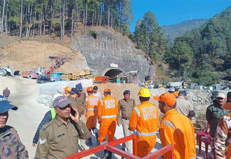 India Drilling Snag Delays Rescue Of Men In Tunnel