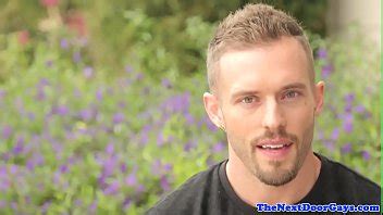 Atleta Rasgado Tirando De Su Polla XVIDEOS