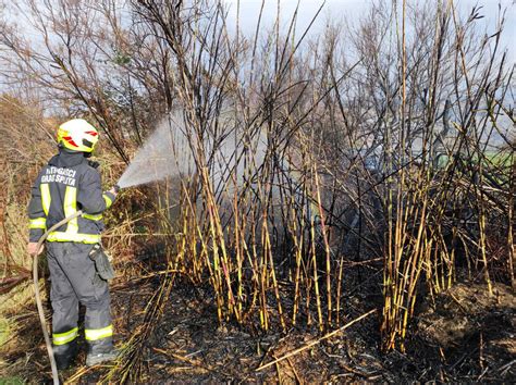 Slobodna Dalmacija Tko pali po Stobreču Vatrogasci su već četiri